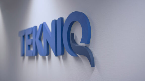 logo-tekniq-2