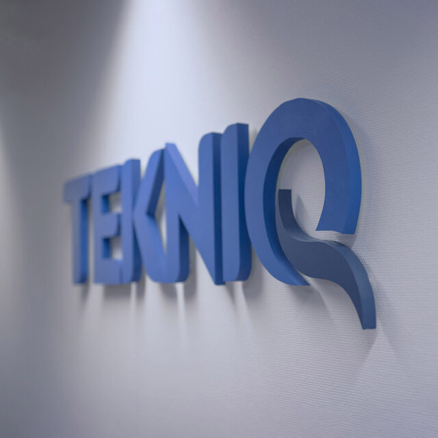 logo-tekniq-3